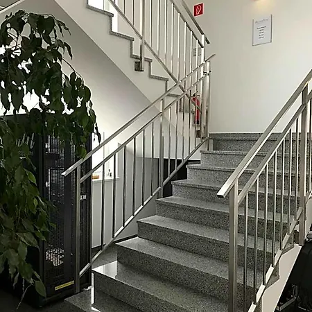 Hotel Business &