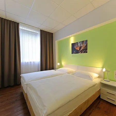 Hotel Business & 2*